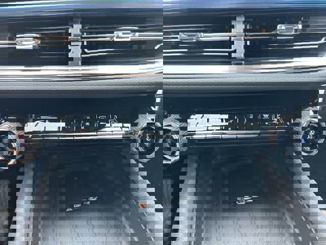 New 2025 Chevrolet Equinox EV LT image 15