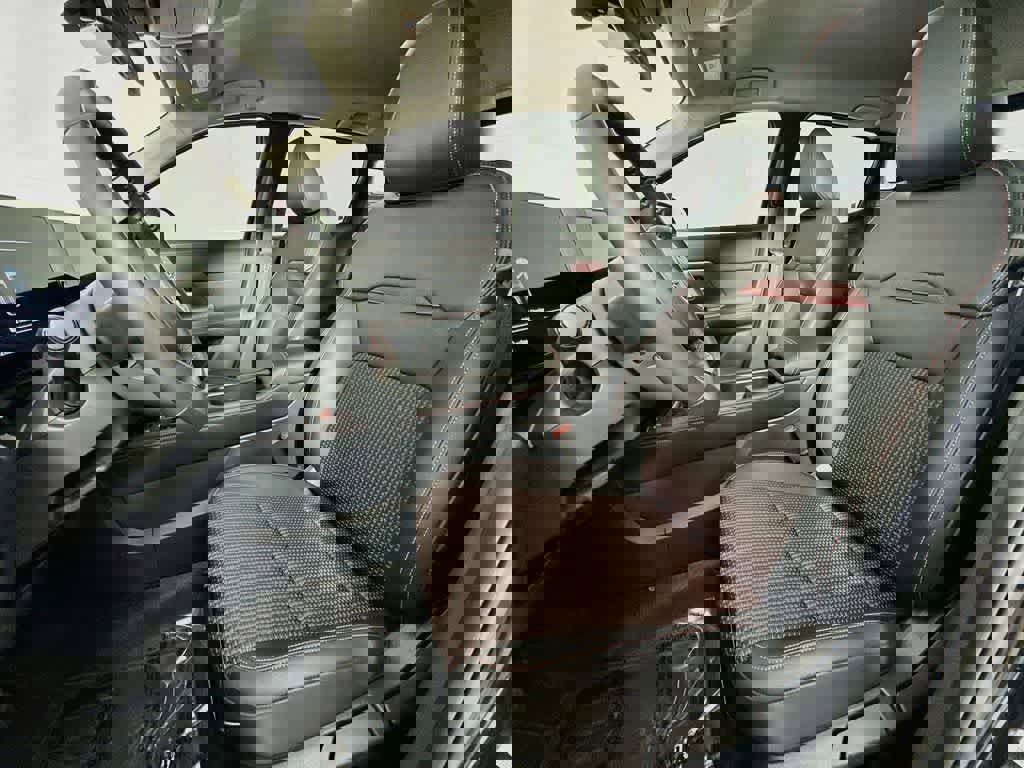 Used 2025 Nissan Kicks SR FWD image 12