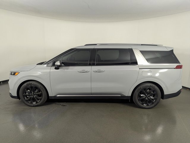 Used 2024 Kia Carnival SX Prestige image 5