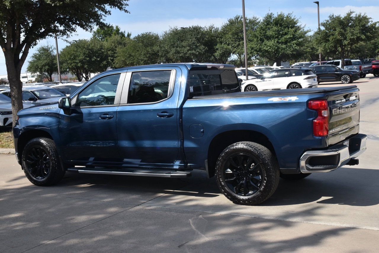 Used 2021 Chevrolet Silverado 1500 LT w/ Convenience Package II AWD/4WD image 11