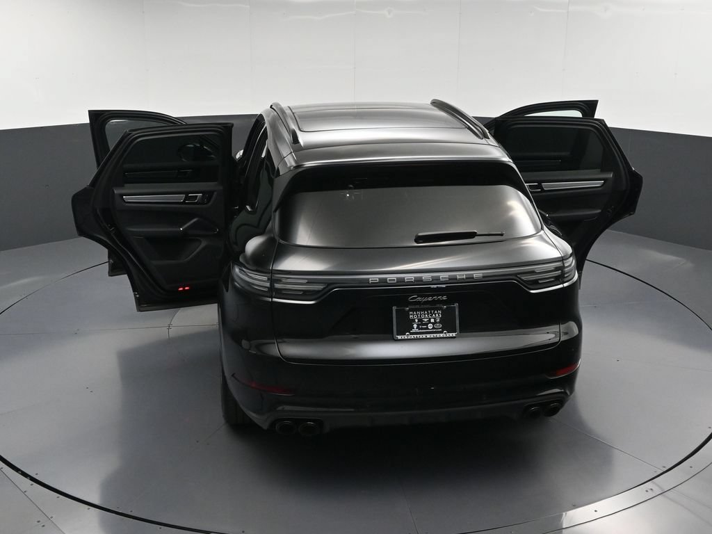 Certified 2023 Porsche Cayenne Platinum Edition AWD/4WD image 34