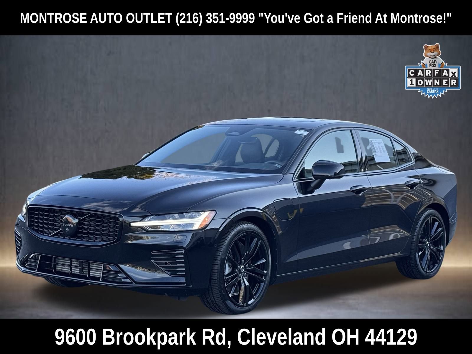 Used 2023 Volvo S60 T8 Plus w/ Climate Package image 8