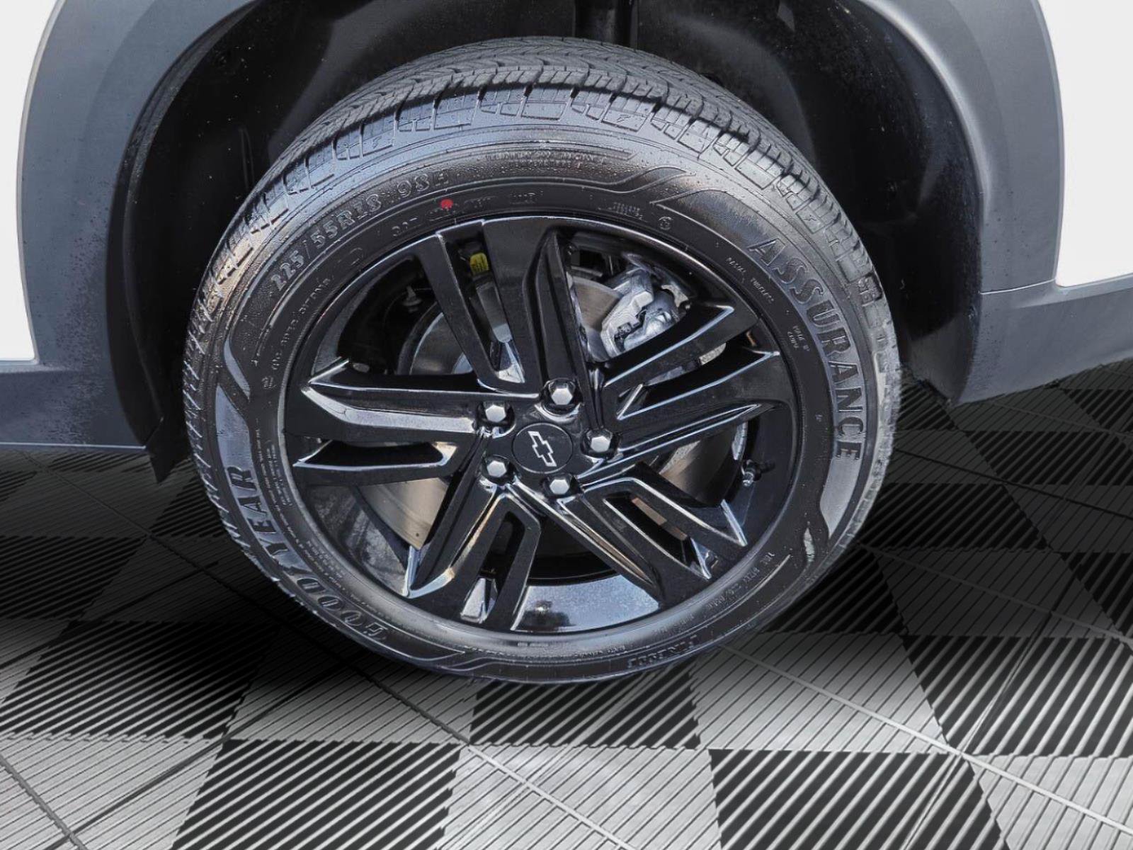 Certified 2024 Chevrolet Trax ACTIV w/ Driver Confidence Package FWD image 36
