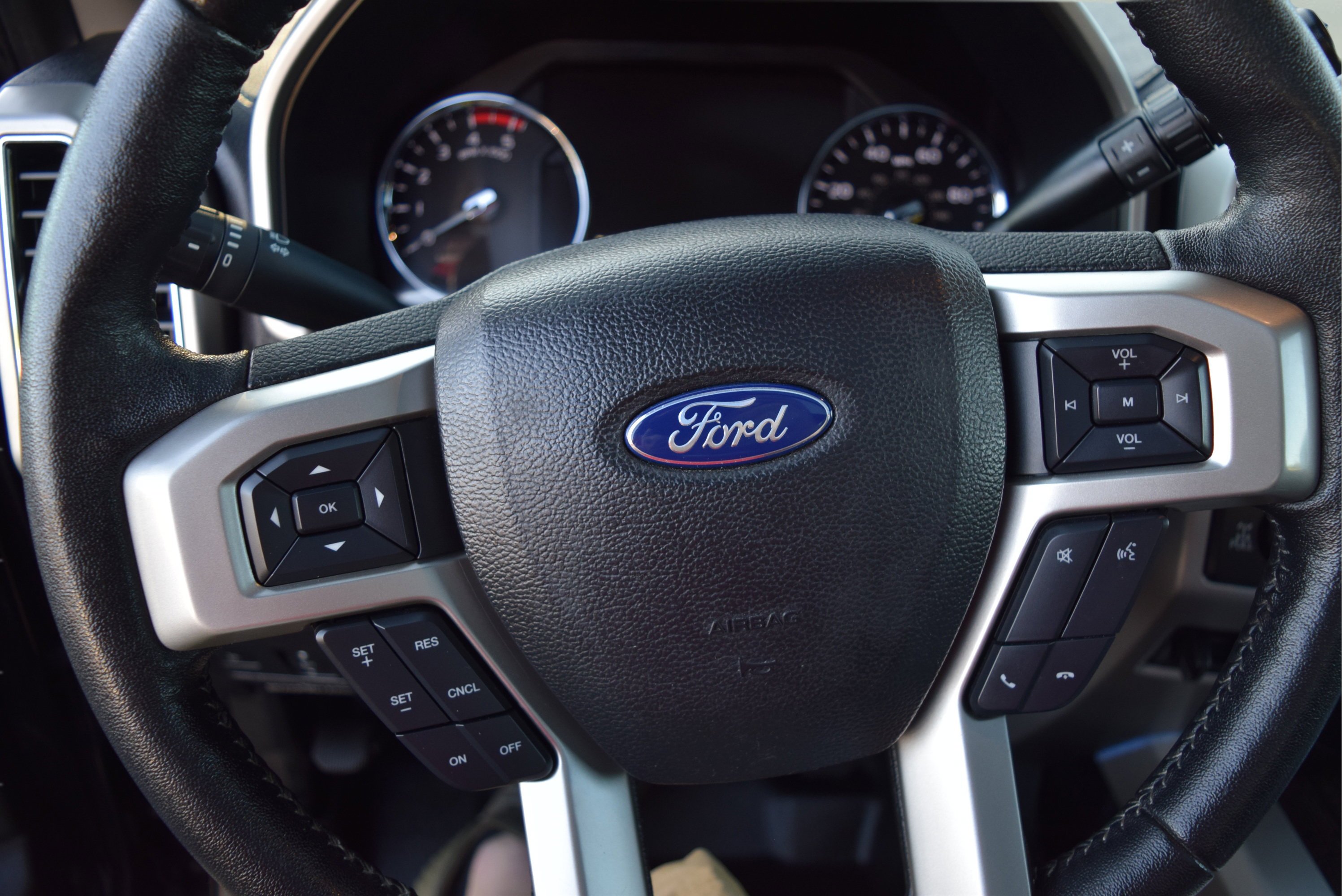 Used 2020 Ford F350 Lariat w/ Lariat Ultimate Package AWD/4WD image 14