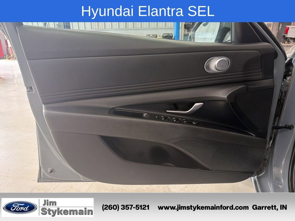 Used 2023 Hyundai Elantra SEL w/ Convenience Package FWD image 14