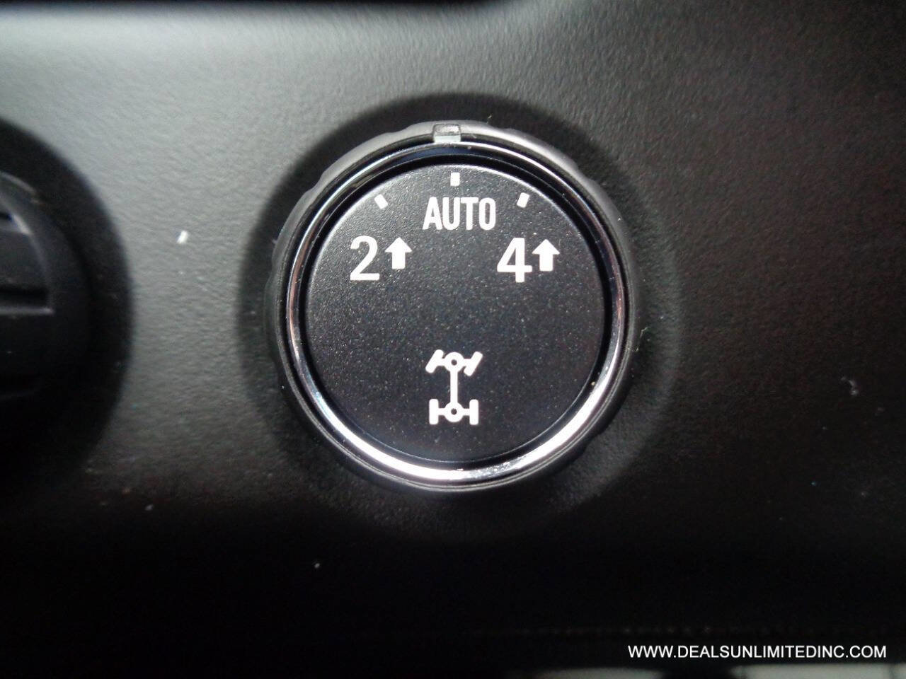 Used 2015 Chevrolet Tahoe LS image 12