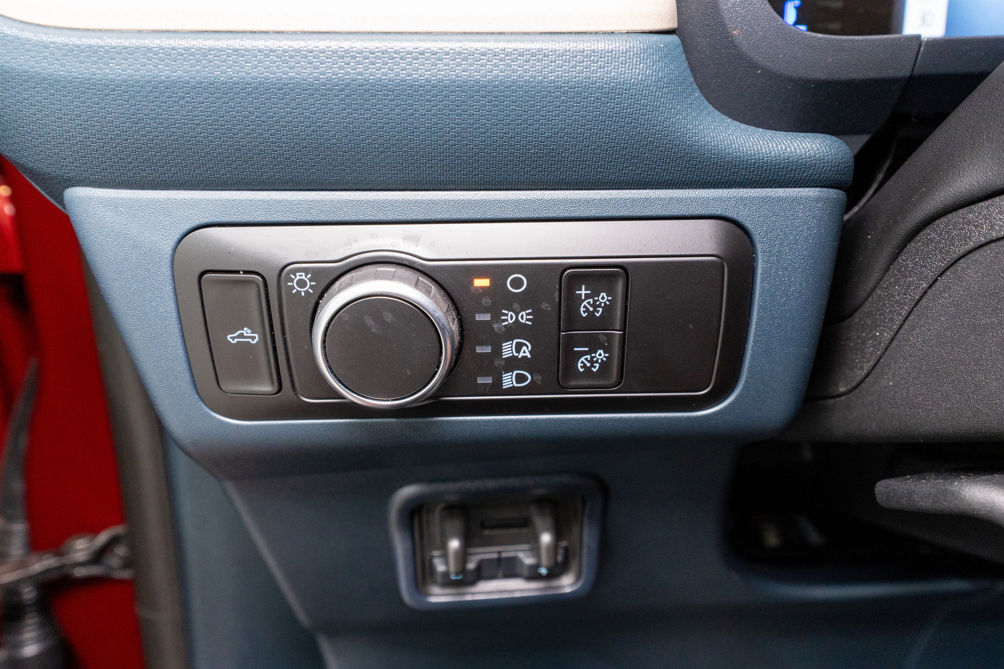 Used 2025 Ford Maverick Lariat w/ 4K Tow Package image 34