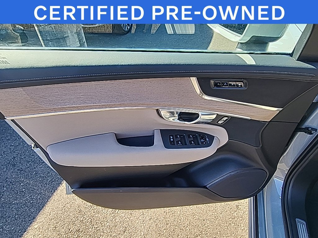 Used 2025 Volvo XC90 T8 Core AWD/4WD image 10