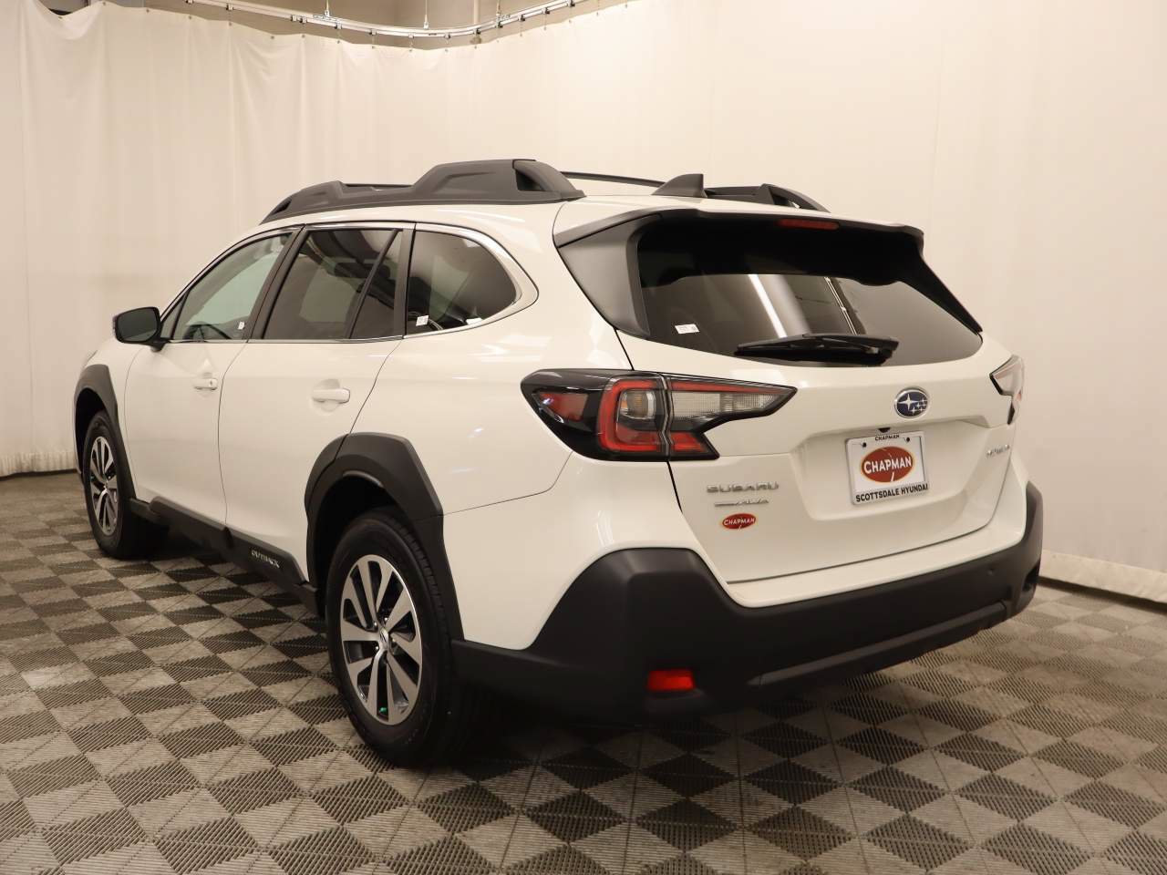 Used 2023 Subaru Outback Premium AWD/4WD image 3