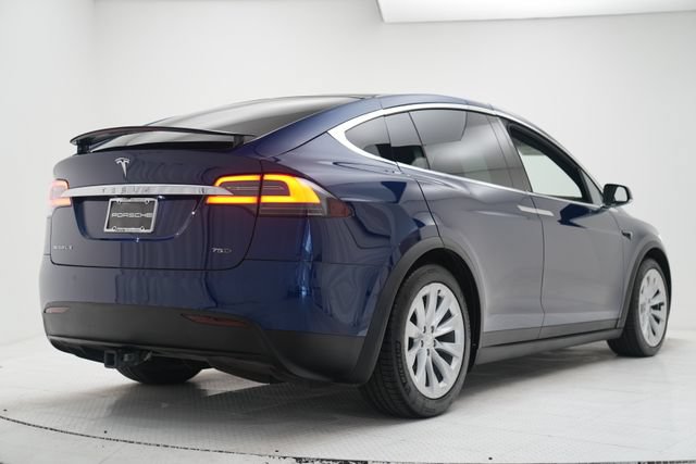 Used 2018 Tesla Model X 75D AWD/4WD image 3