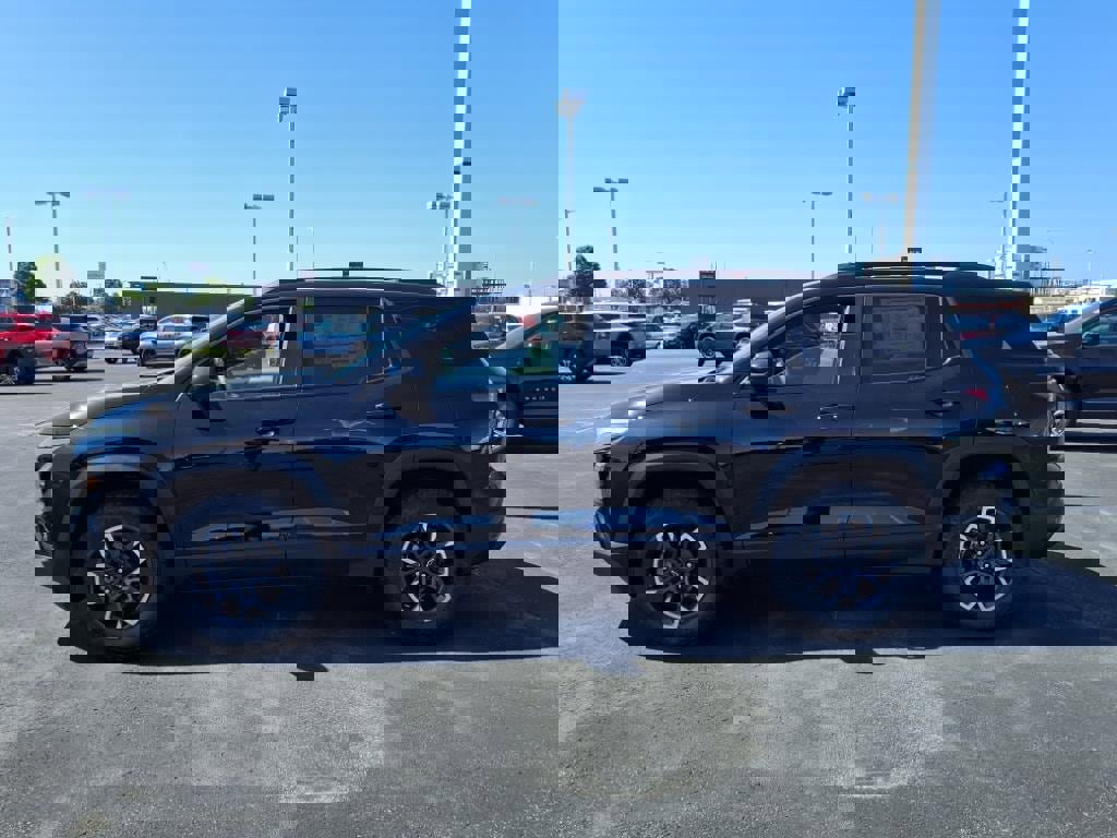 New 2026 Chevrolet Equinox ACTIV w/ Safety and Technology Package image 6