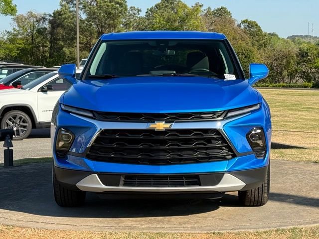 Used 2025 Chevrolet Blazer LT image 2