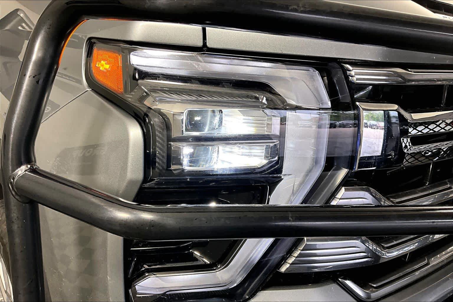 Used 2024 Chevrolet Silverado 2500 High Country w/ Technology Package AWD/4WD image 27