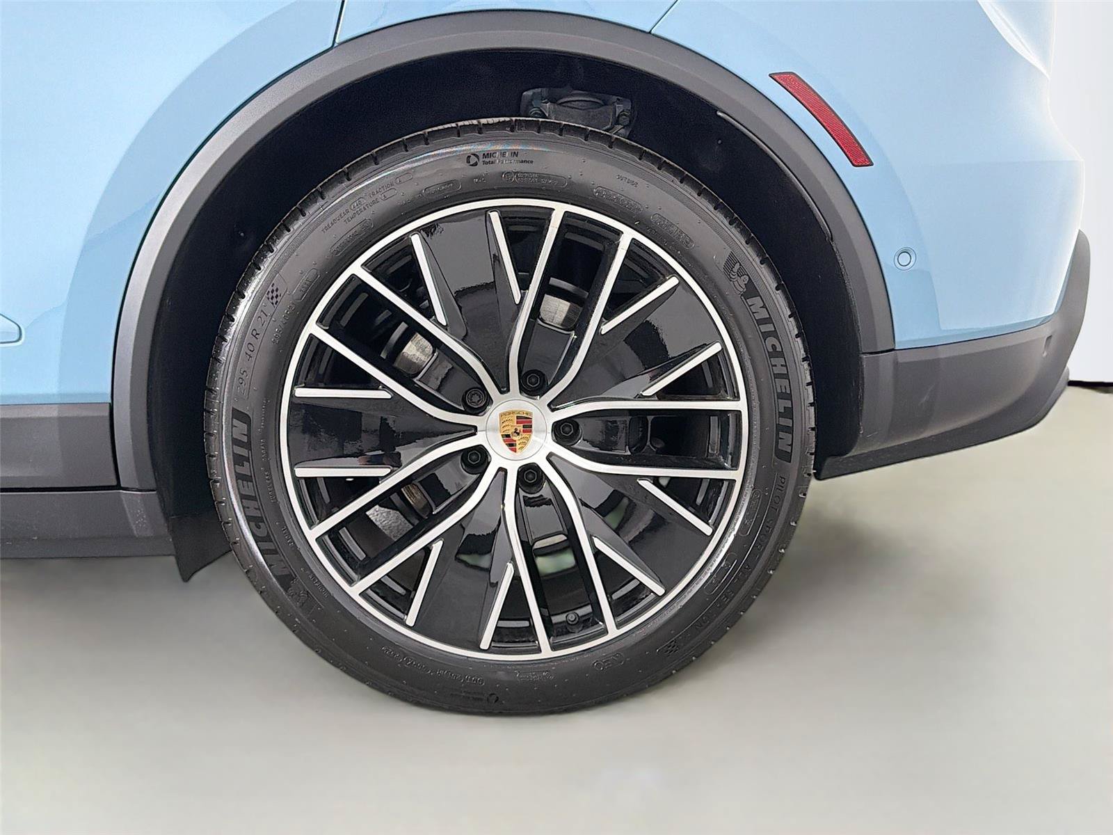 Certified 2026 Porsche Macan Electric RWD image 12
