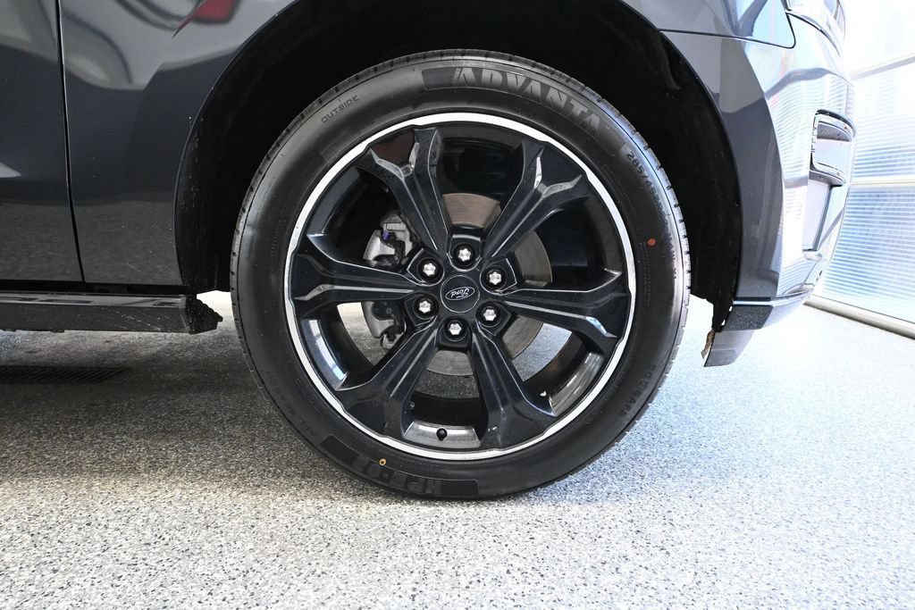 Used 2022 Ford Expedition Max Limited w/ Equipment Group 303A AWD/4WD image 16