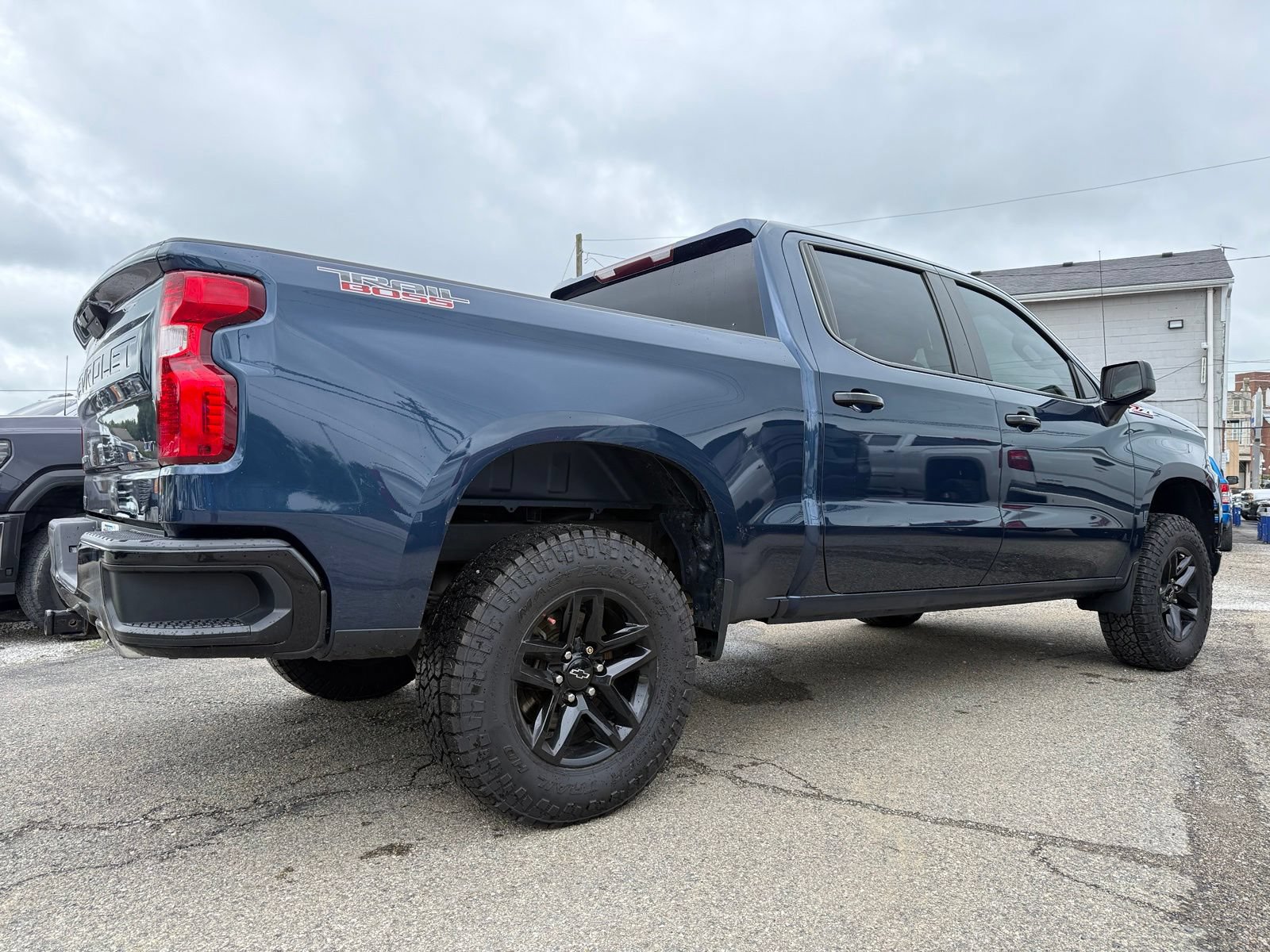 Used 2020 Chevrolet Silverado 1500 LT Trail Boss AWD/4WD image 7