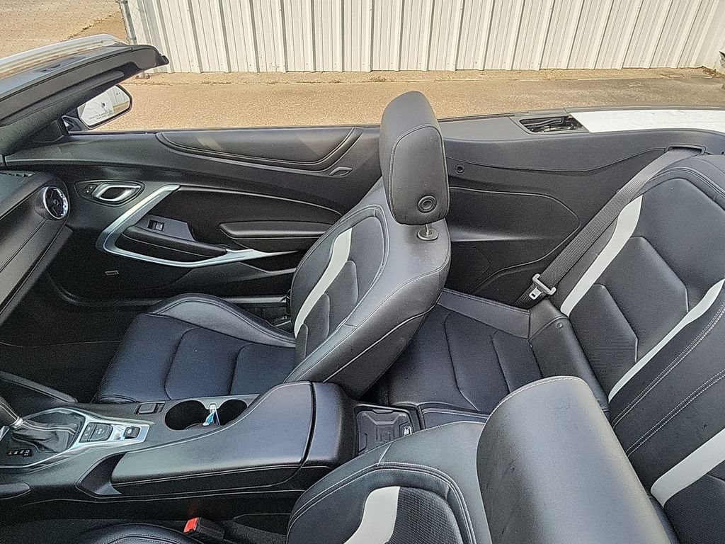 Used 2018 Chevrolet Camaro LT RWD image 11