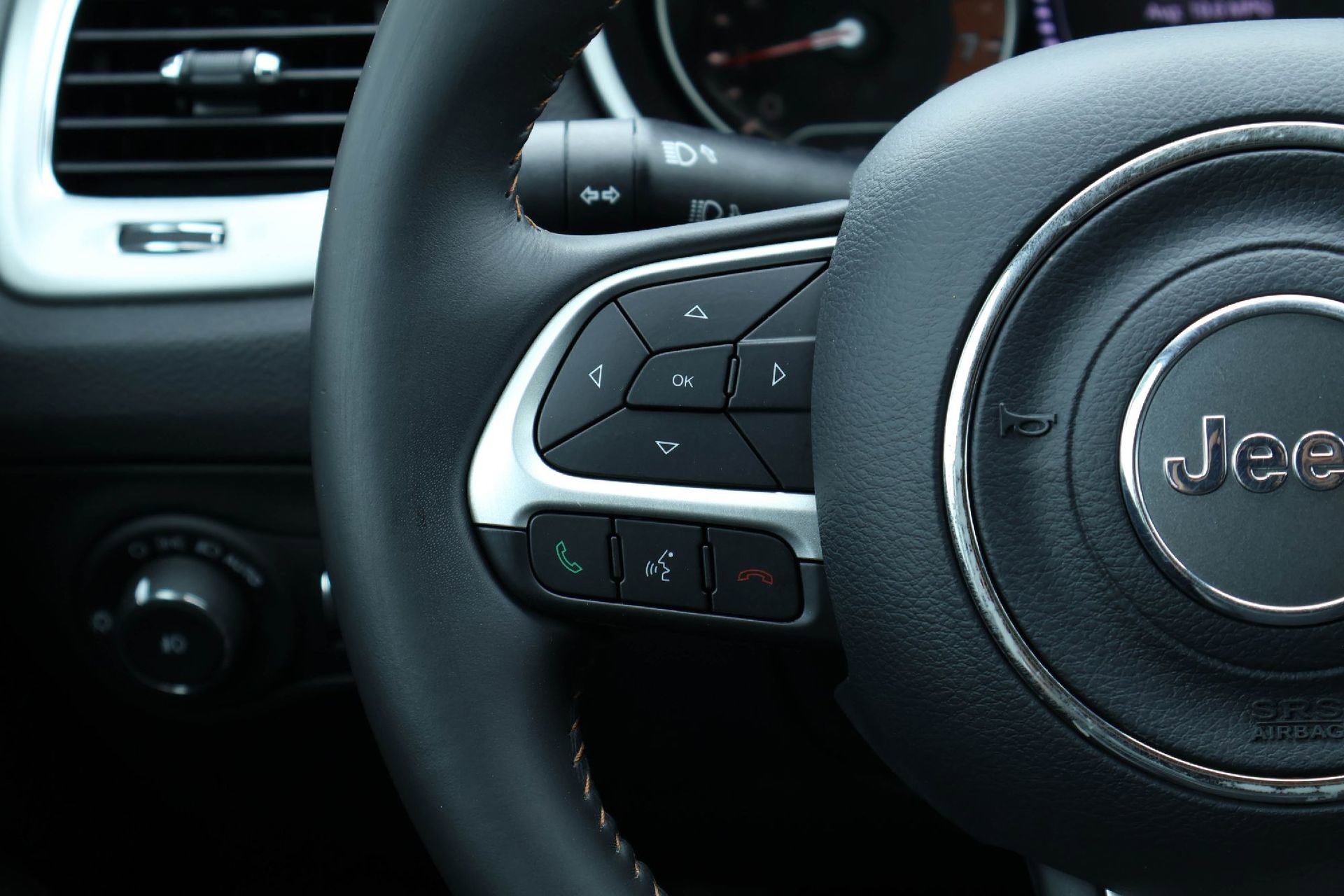 Used 2019 Jeep Compass Latitude FWD image 22