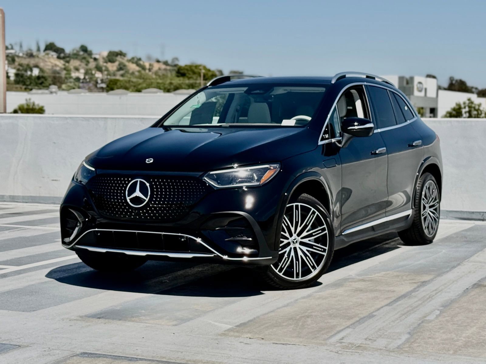 New 2026 Mercedes-Benz EQE 320 4MATIC SUV image 2
