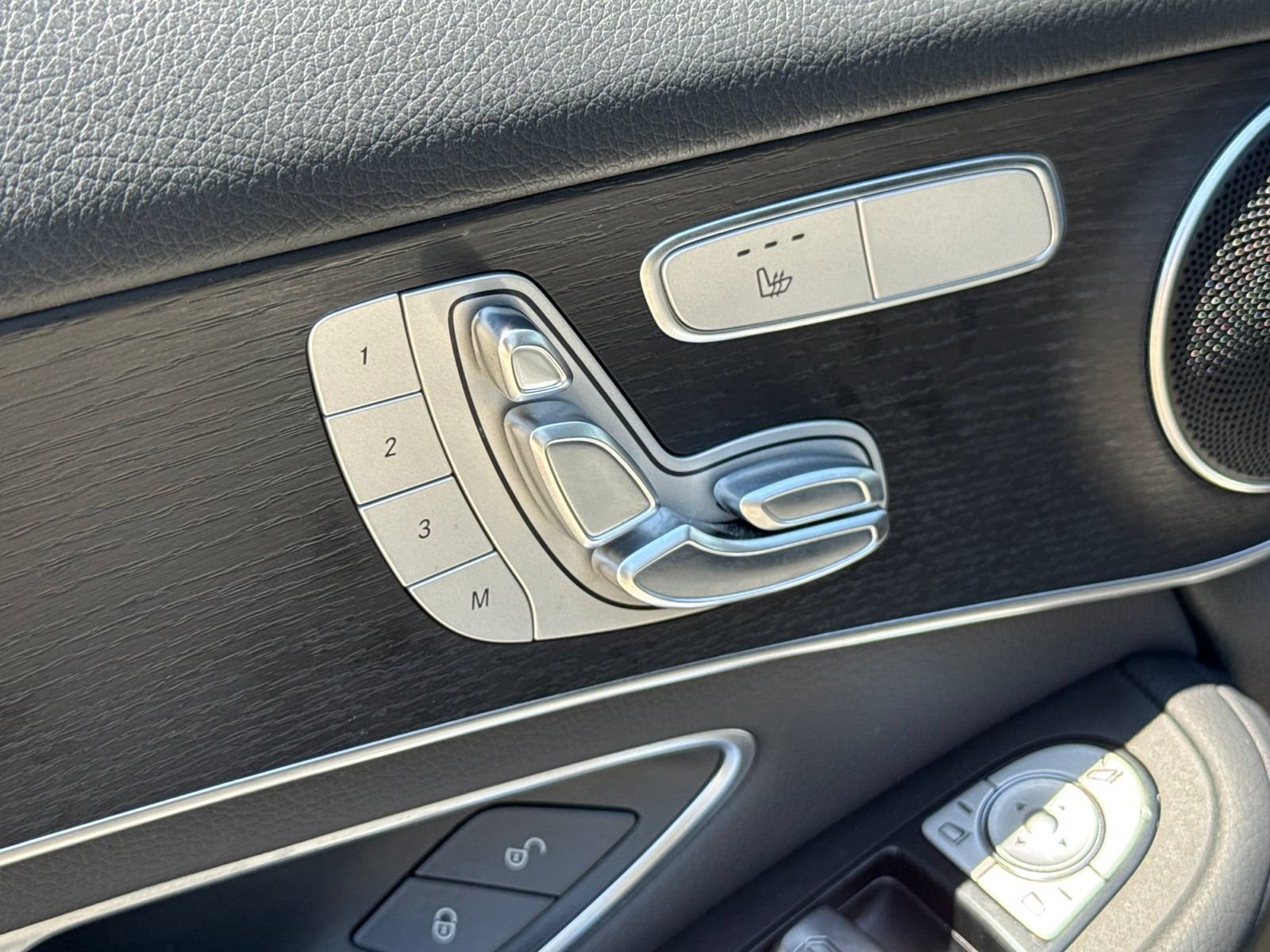 Used 2022 Mercedes-Benz GLC 300 image 23