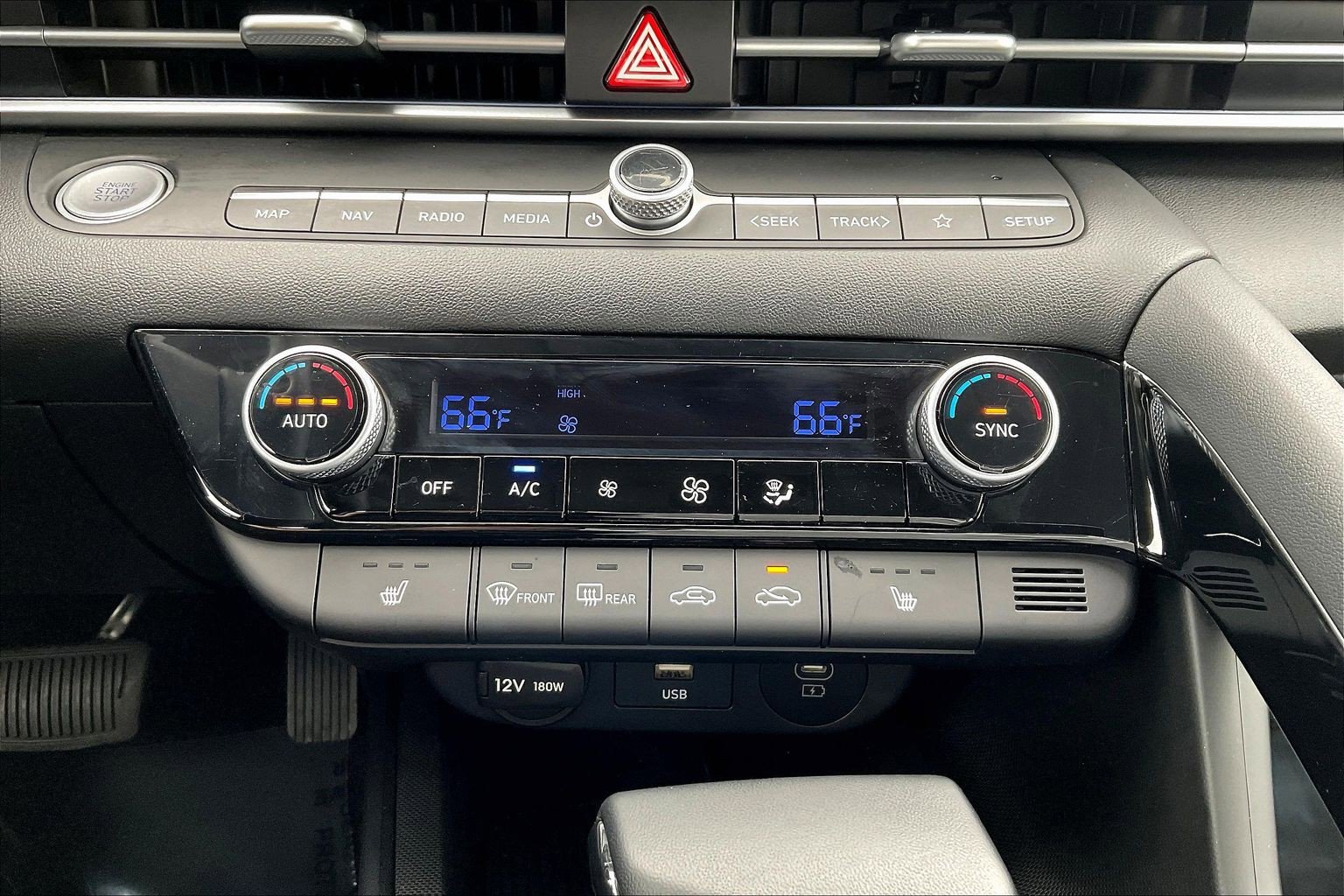 Certified 2025 Hyundai Elantra SEL FWD image 15