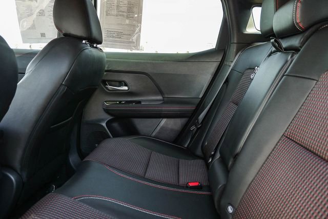 Used 2025 Nissan Kicks SR image 21