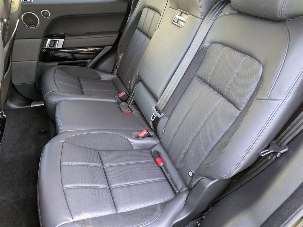 Used 2022 Land Rover Range Rover Sport HST image 32