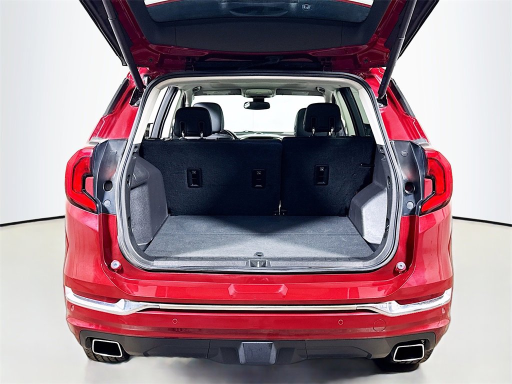 Used 2019 GMC Terrain Denali w/ Advanced Safety Package image 26