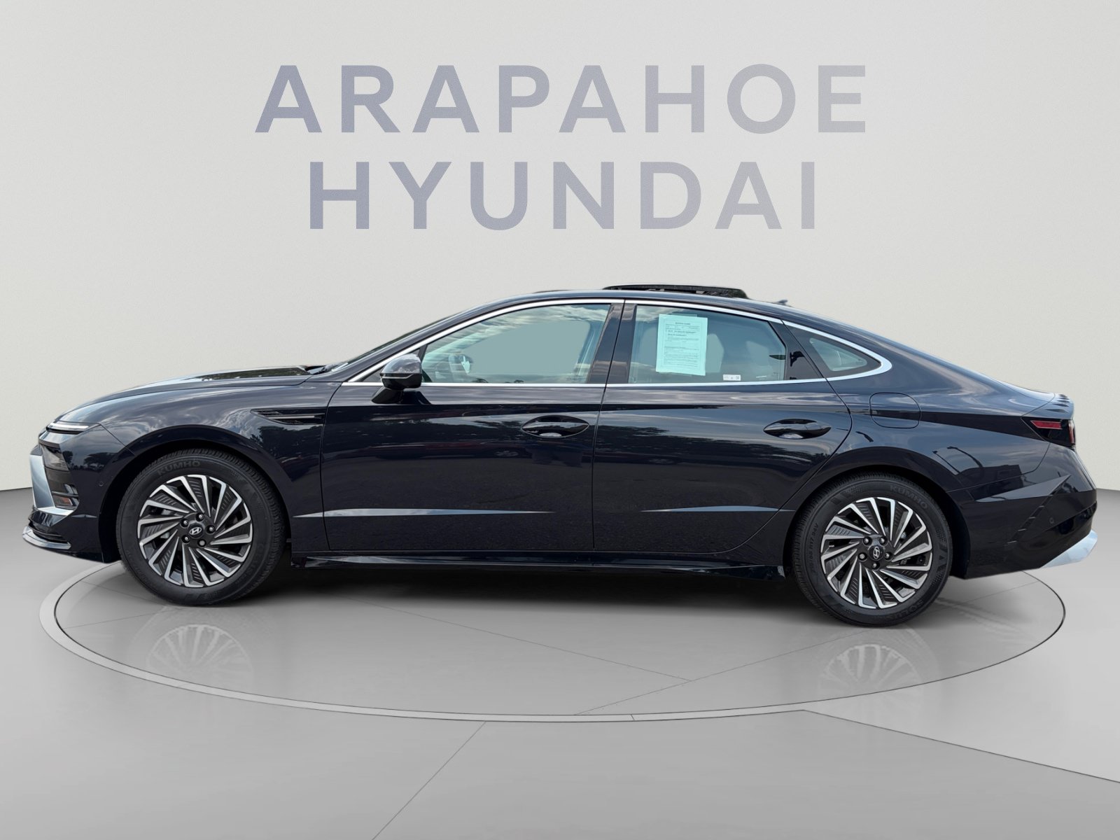 Used 2025 Hyundai Sonata Limited FWD image 2