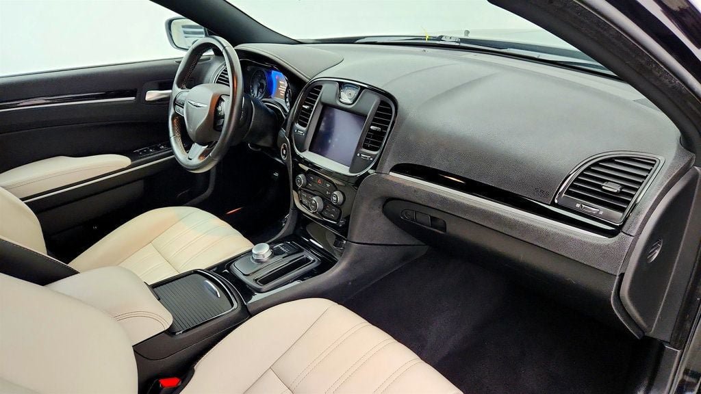 Used 2020 Chrysler 300 S AWD/4WD image 26