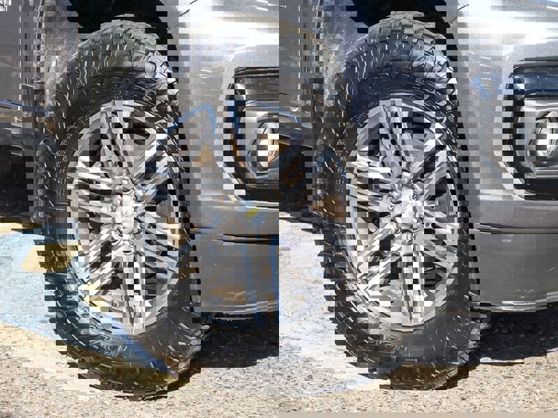 Used 2022 Chevrolet Colorado LT w/ Luxury Package image 4