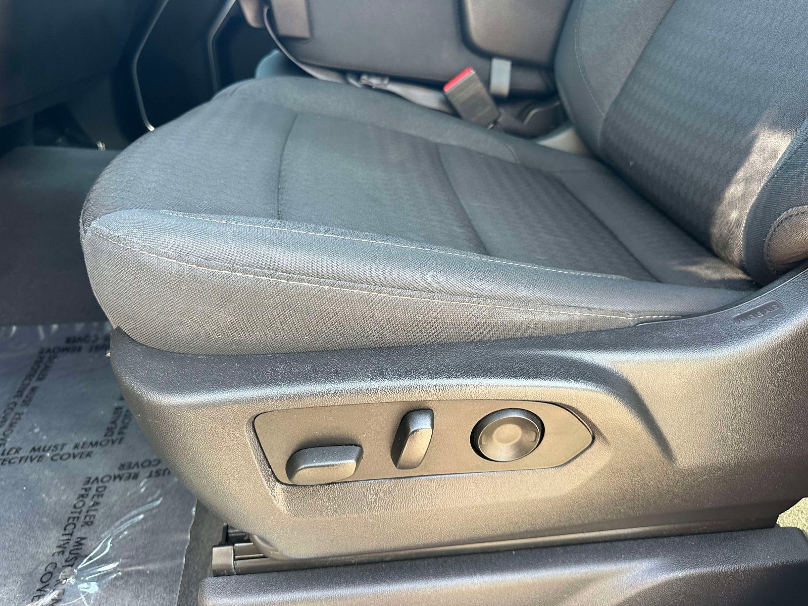 Used 2022 Chevrolet Silverado 1500 LT AWD/4WD image 23