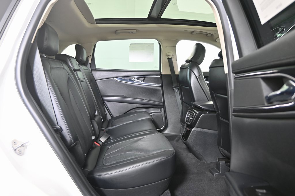 Used 2022 Lincoln Nautilus Reserve w/ Cargo Utility Package image 16