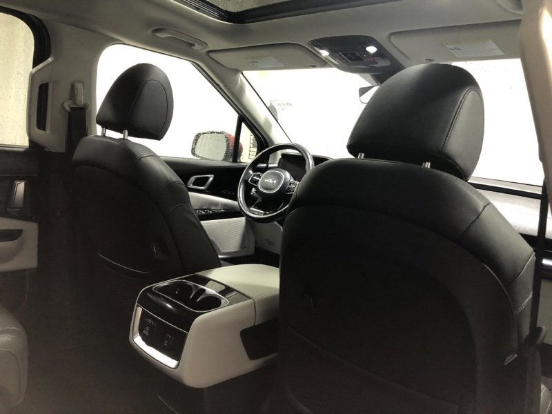Used 2024 Kia Carnival SX Prestige image 12