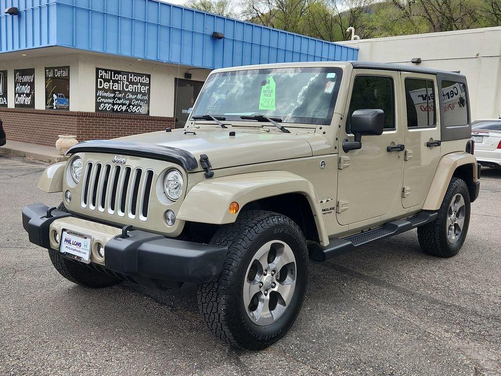 Used 2017 Jeep Wrangler Unlimited Sahara w/ Connectivity Group AWD/4WD image 5