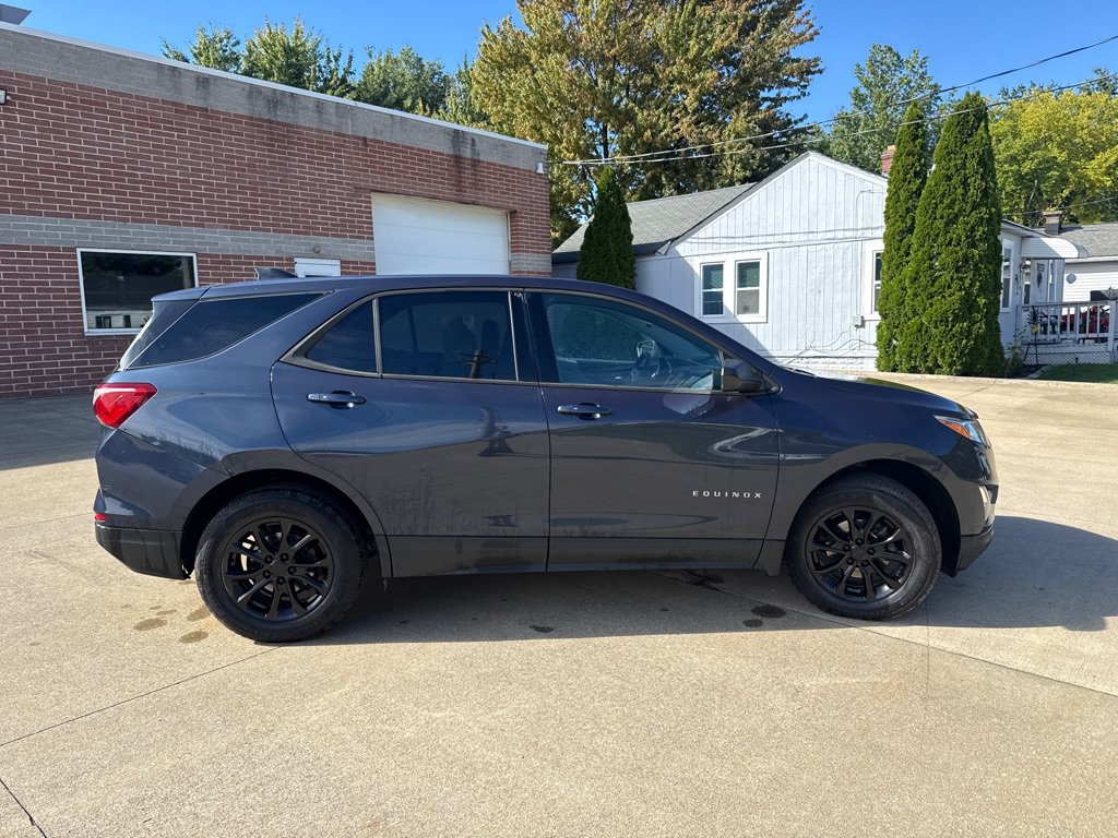 Used 2019 Chevrolet Equinox LS AWD/4WD image 4