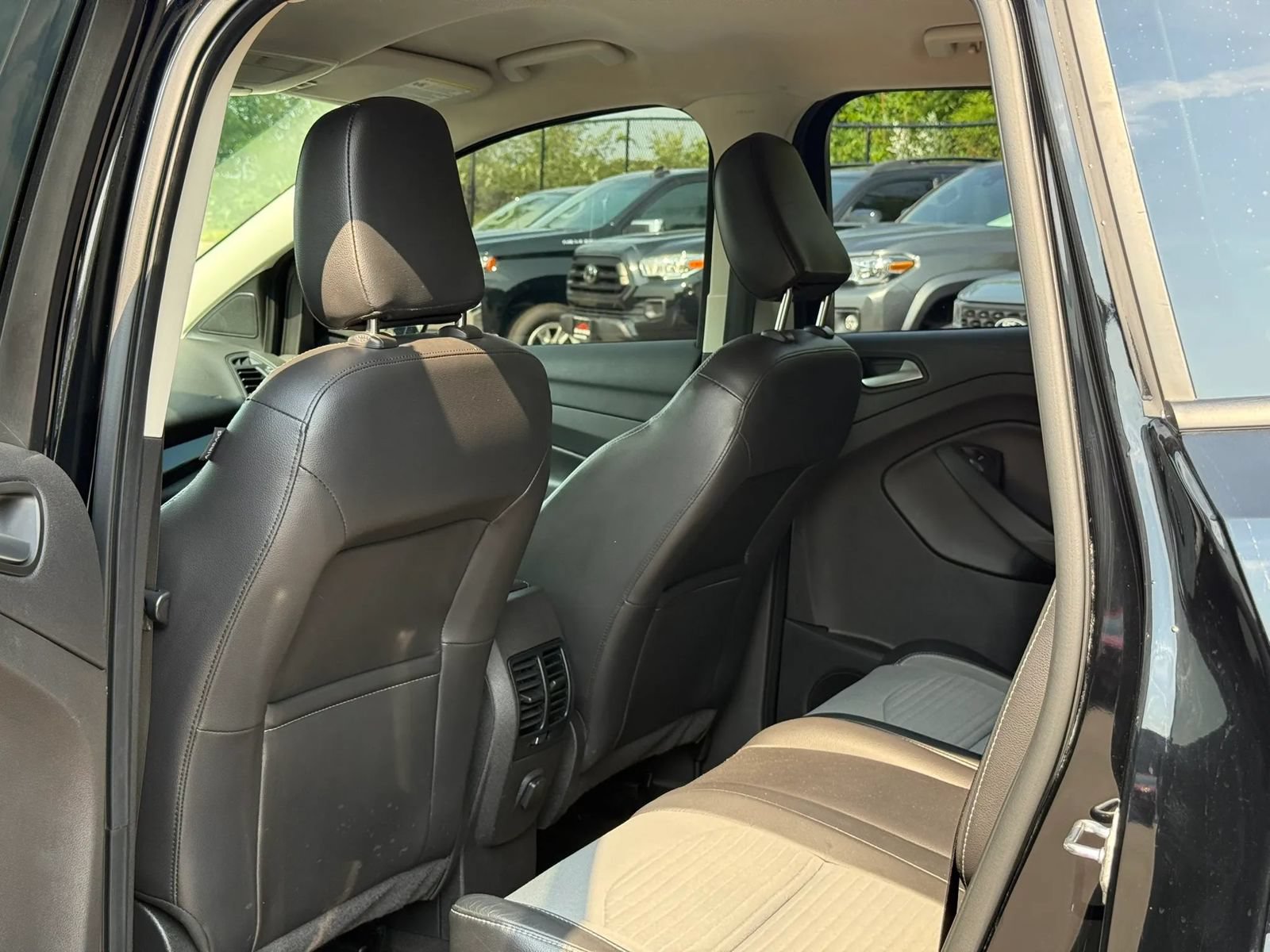 Used 2018 Ford Escape SE w/ SE Sport Appearance Package AWD/4WD image 10