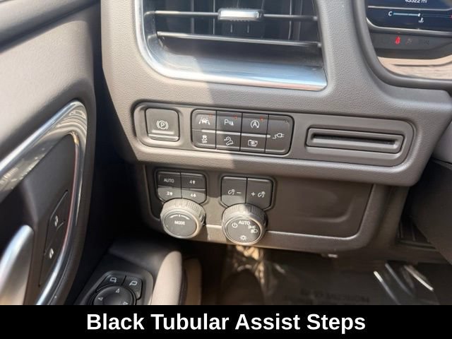 Used 2022 Chevrolet Tahoe Z71 w/ Luxury Package AWD/4WD image 21