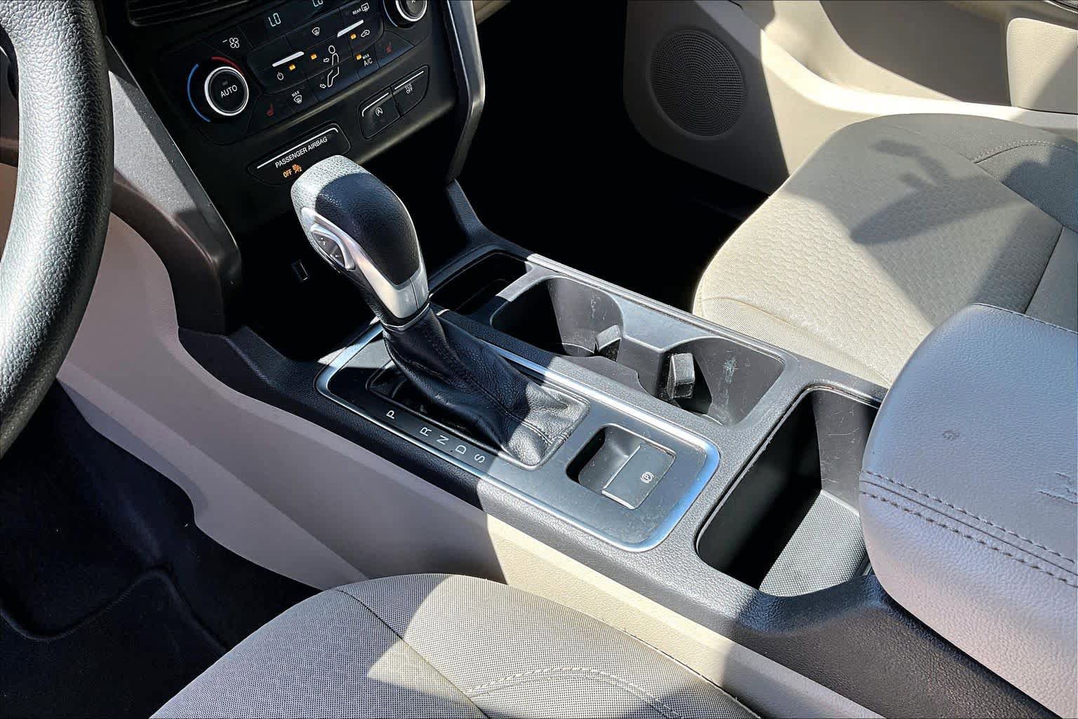 Certified 2019 Ford Escape SE image 17