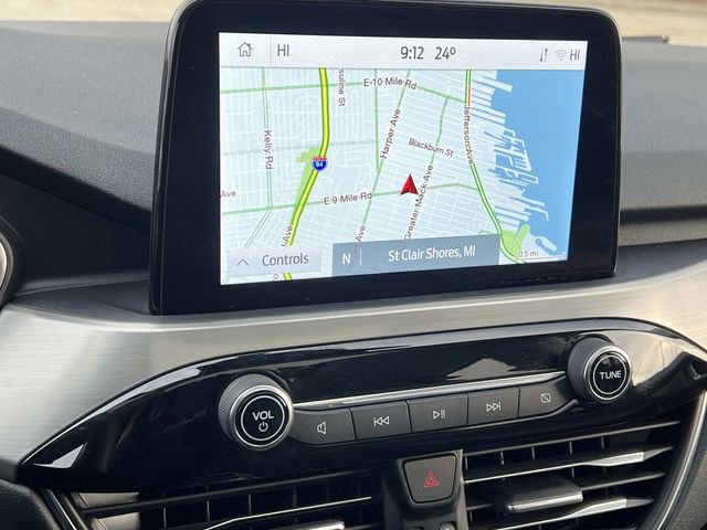 Certified 2022 Ford Escape Titanium w/ Class II Trailer Tow Package image 23