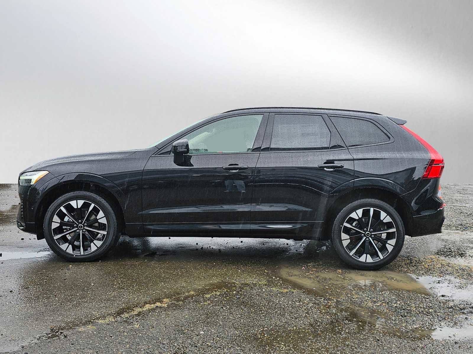 New 2026 Volvo XC60 B5 Ultra w/ Protection Package Premier image 4