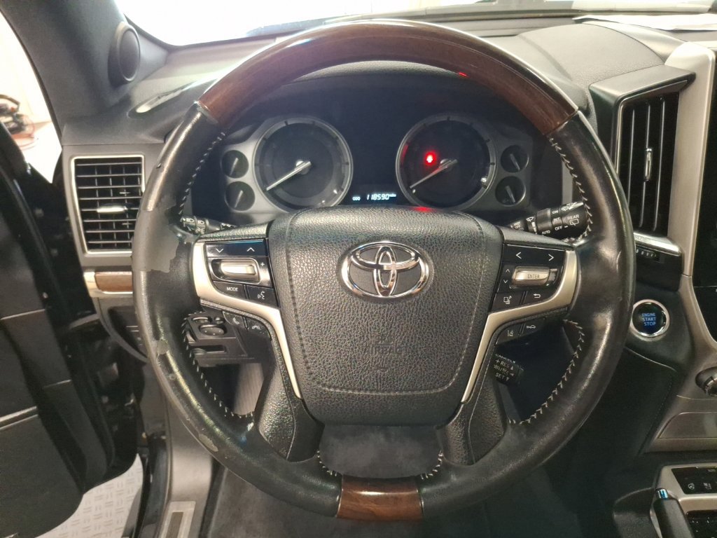 Used 2016 Toyota Land Cruiser AWD/4WD image 20