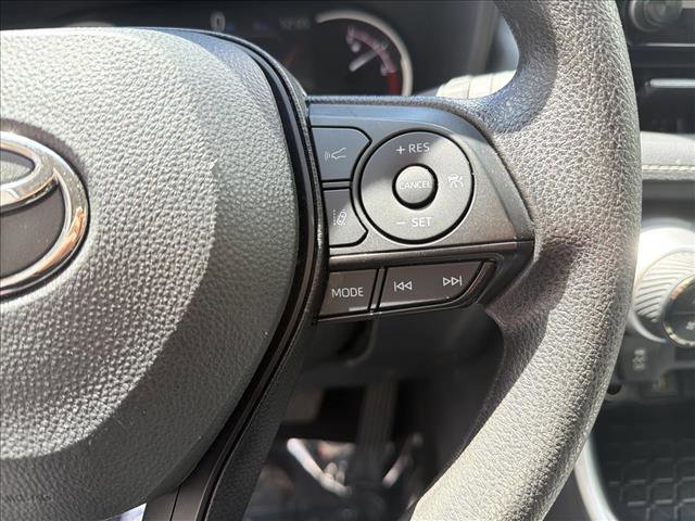 Used 2025 Toyota RAV4 XLE AWD/4WD image 16