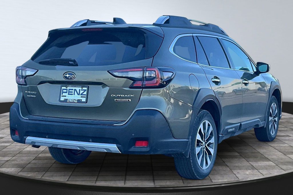Used 2023 Subaru Outback Touring AWD/4WD image 6