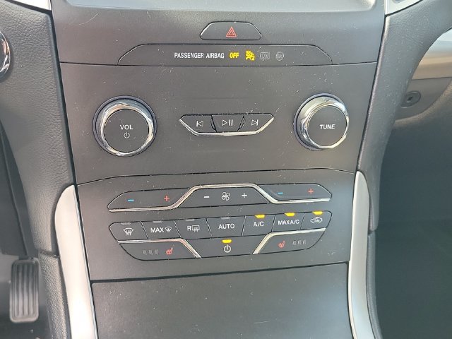 Used 2019 Ford Edge SEL w/ Equipment Group 201A AWD/4WD image 24
