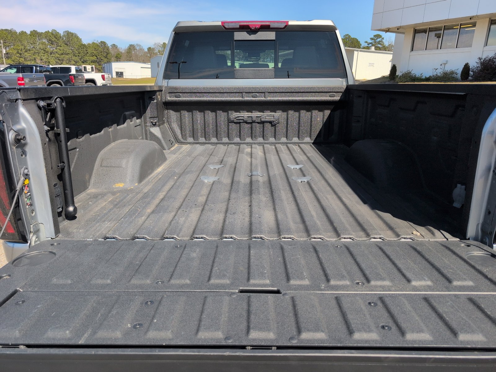 Used 2024 GMC Sierra 2500 AT4 w/ Technology Package image 8