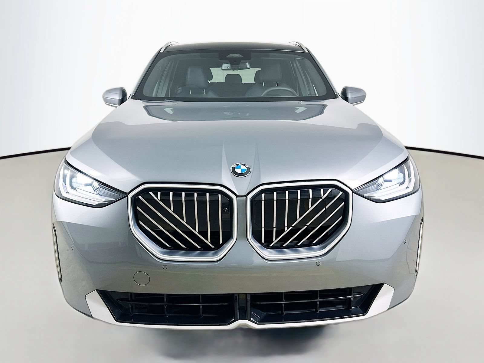 Used 2025 BMW X3 xDrive30i AWD/4WD image 2
