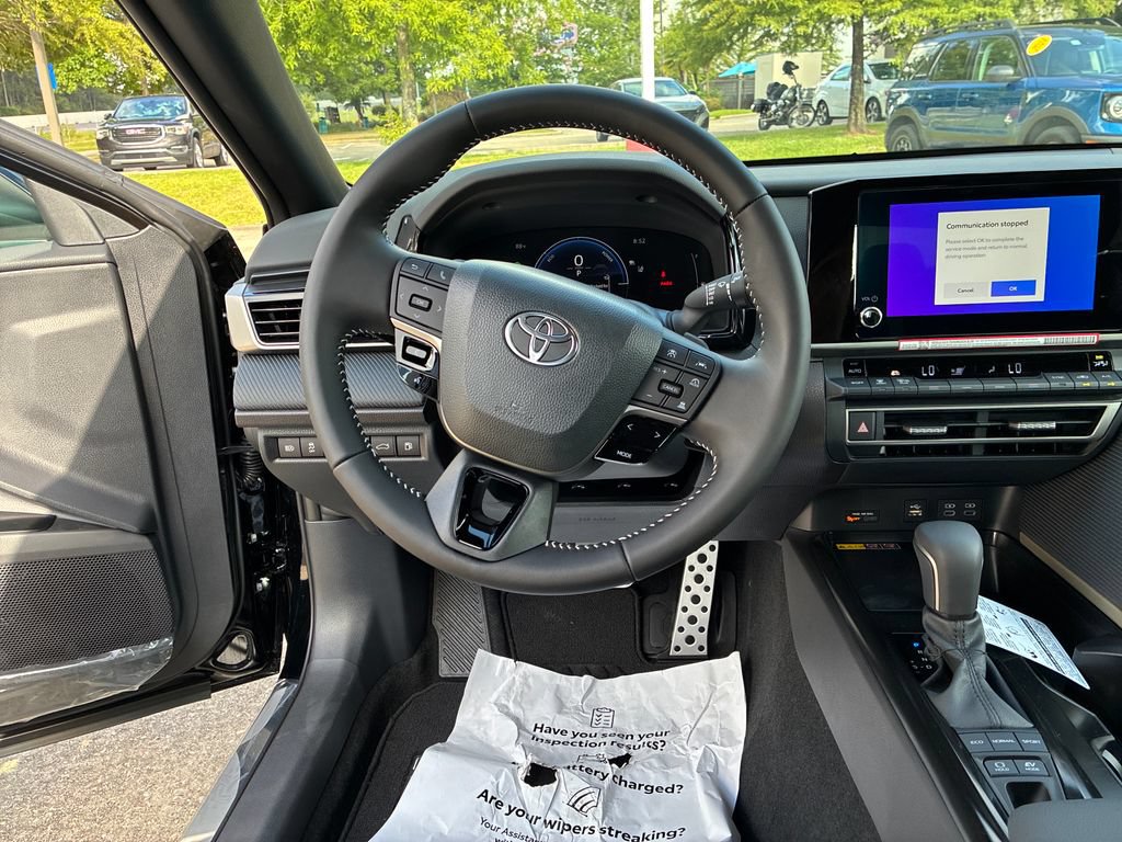 New 2026 Toyota Camry Hybrid FWD image 18