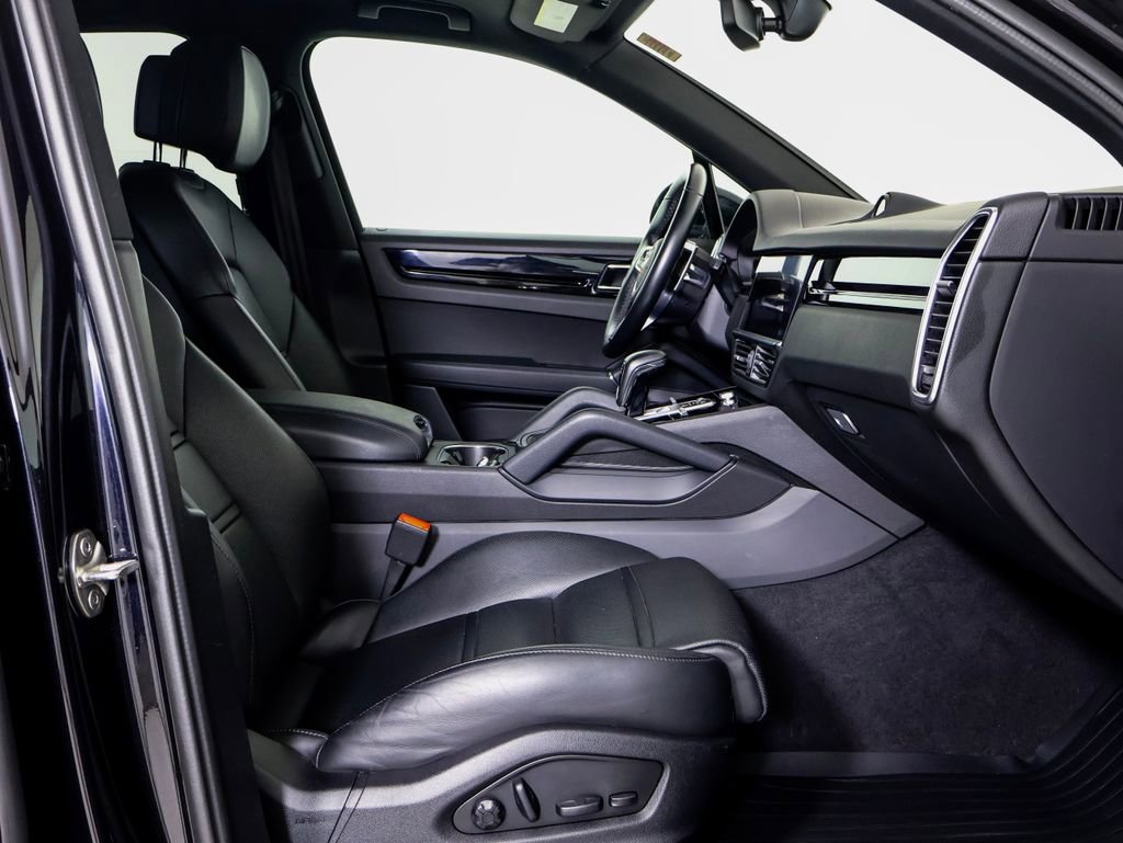 Certified 2022 Porsche Cayenne AWD/4WD image 8