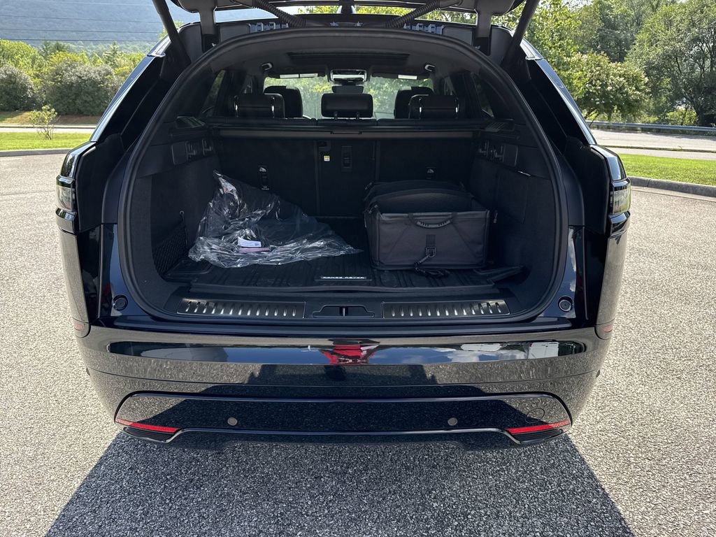 New 2026 Land Rover Range Rover Velar Dynamic SE image 12